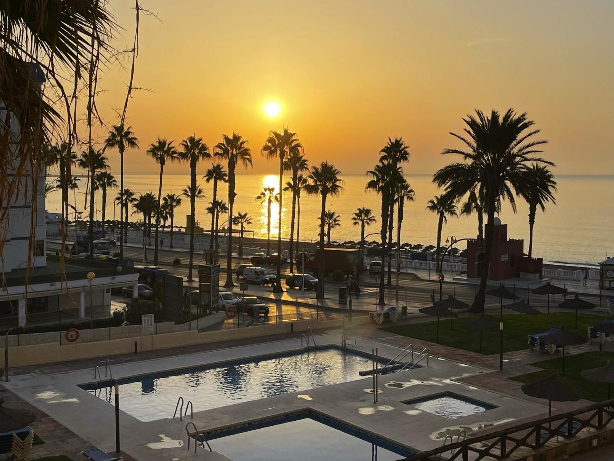 Aloha Playa Vistas Al Mar Apartment Беналмадена Екстериор снимка