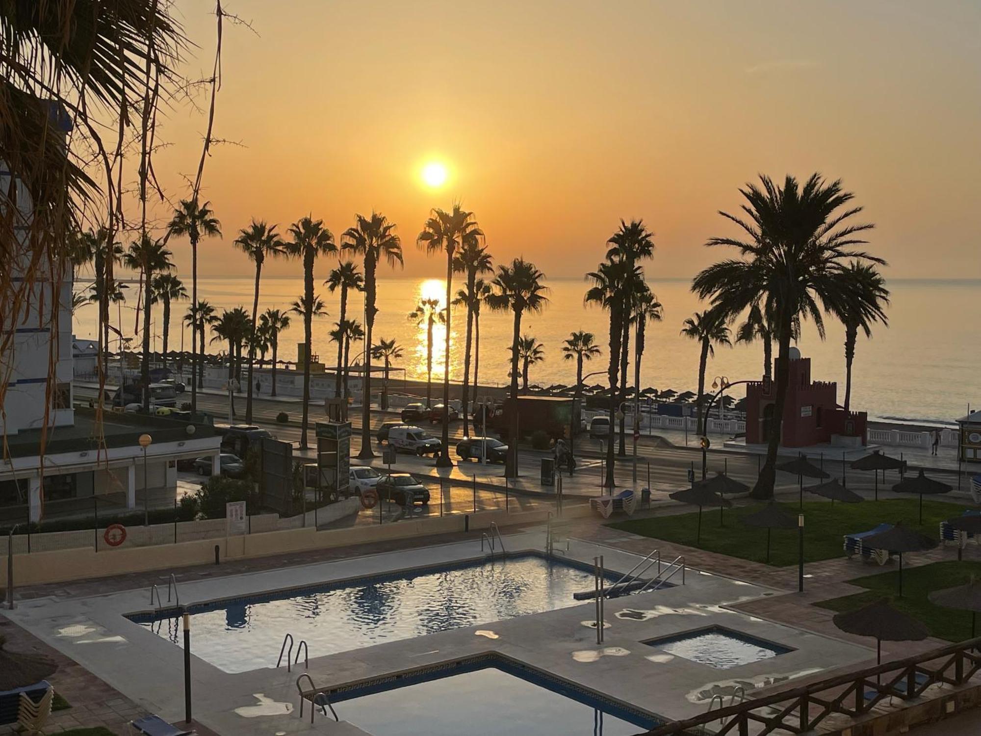 Aloha Playa Vistas Al Mar Apartment Беналмадена Екстериор снимка