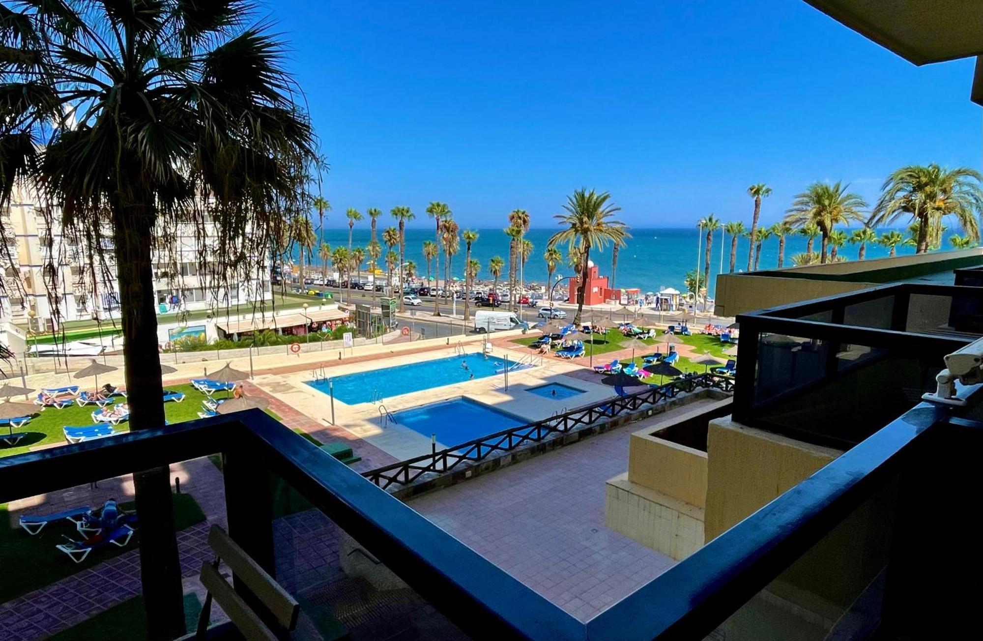 Aloha Playa Vistas Al Mar Apartment Беналмадена Екстериор снимка